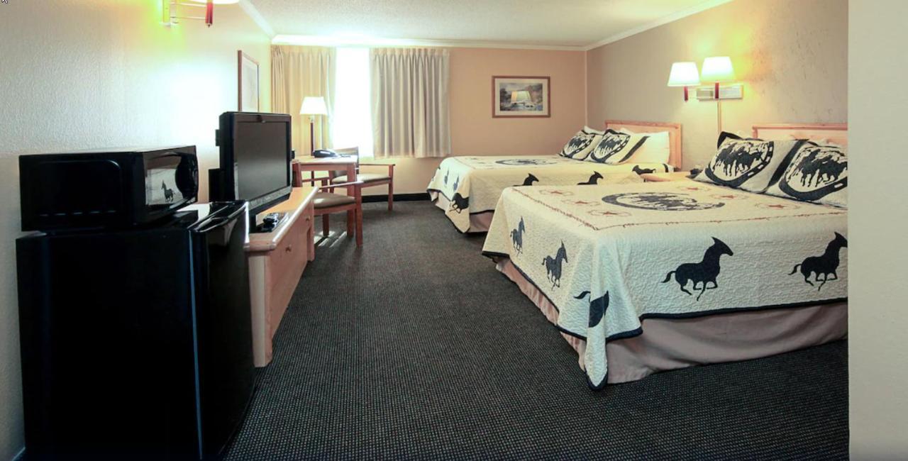 Yellowstonepark Inn&Suites Livingston Dış mekan fotoğraf